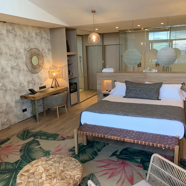 جناح جونيور بشرفة، Hotel Tropical Gava Mar 1/9