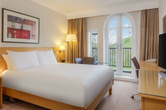 Guest Room, Double Bed, Tower View, Balcony، Hilton York 1/6