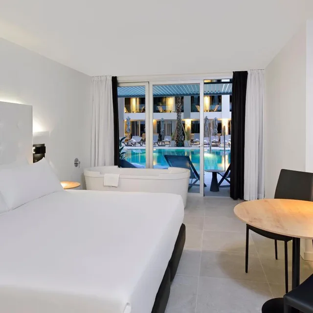 Swim Up, Innside, Premium, King Bed، INNSiDE by Melia Palma Bosque 1/6