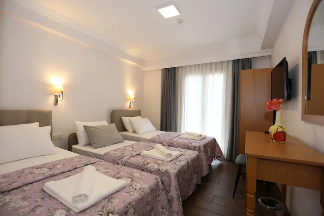 غرفة كومفورت ثلاثية بسريرين منفصلين، Atacesme Hotel 6/10