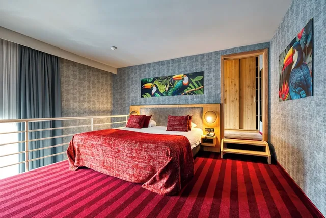 Romantic, Suite, King Bed, Hotel Restaurant Verviers 1/4