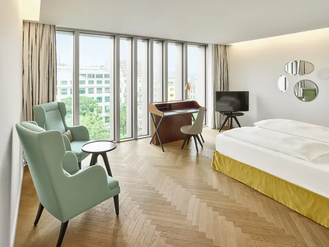 جناح جونيور، Maxx By Steigenberger Vienna 1/2