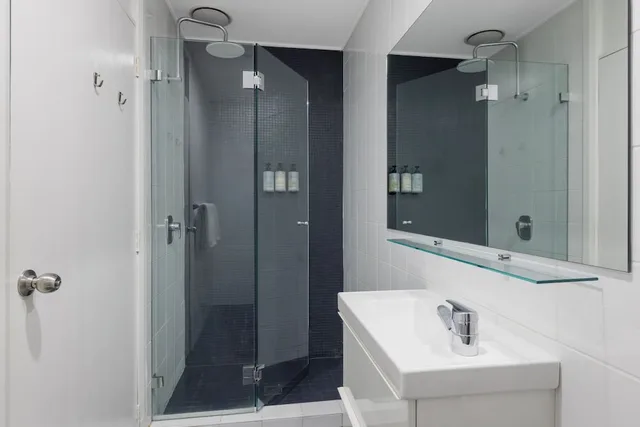 غرفة تنفيذية ثلاثية بسرير كوين وسرير فردي، Vulcan Hotel 3/4