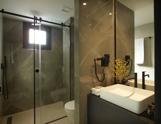 Port, Comfort, Queen Bed، The Port Square Hotel 6/7