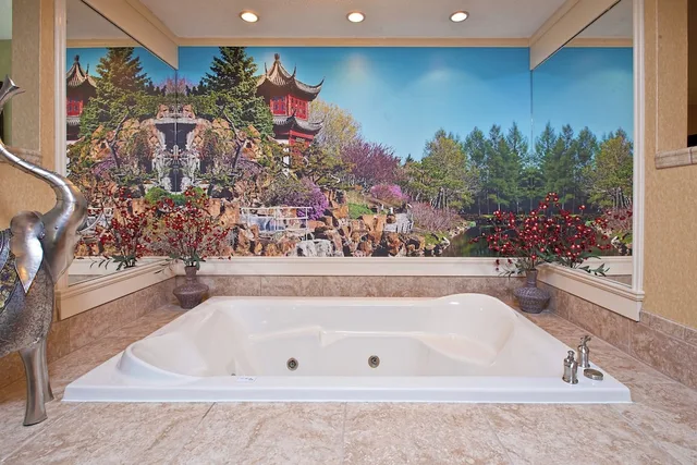 جناح بسرير كينج بإطلالة على الفناء بحوض جاكوزي، Holiday Inn Express Hotel Suites Sharon Hermitage 2/6