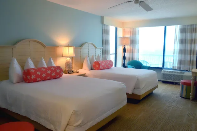 Superior, 2 Queen Beds, Ocean View, Kitchen, Bahama House 5/7