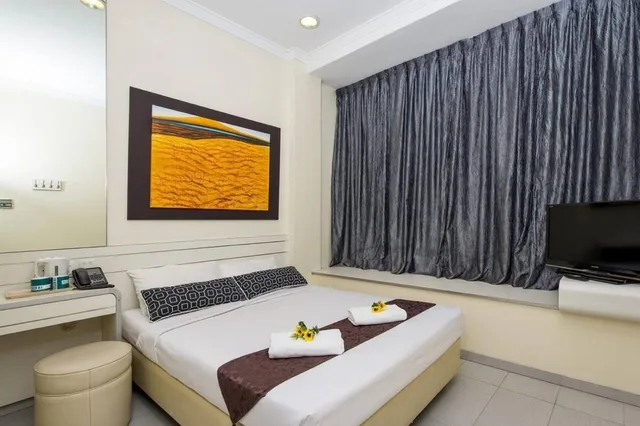 غرفة قياسية بسرير كوين، Hotel 81 Elegance 3/5