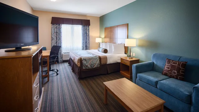 جناح، Best Western Plus Seminole Hotel and Suites 2/4