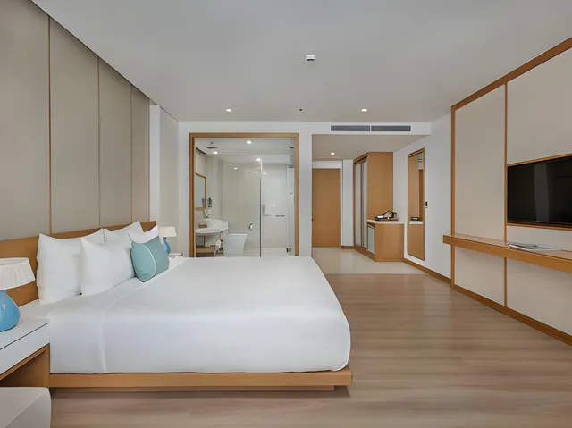 Spa, Premier, Suite, King Bed, Partial Ocean View, Balcony، TMS Hotel Da Nang Beach 1/1
