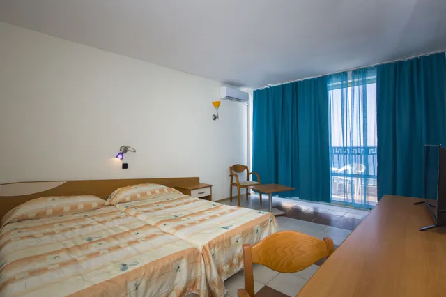 غرفة بسرير مزدوج بإطلالة على البحر، Royal Bay 10/10