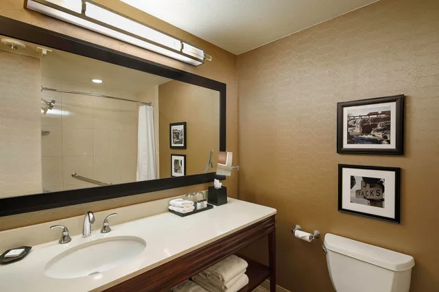غرفة تقليدية بسريرين مزدوجين، Sheraton Sioux Falls Convention Center 3/3