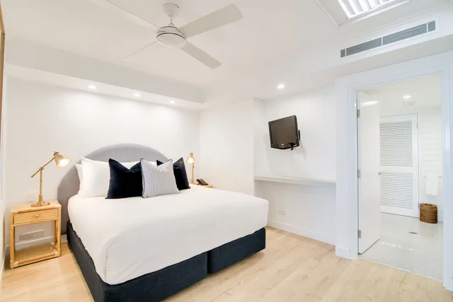1 Bedroom, Deluxe, Apartment, King Bed, Beach Front، Tingirana Noosa 2/6