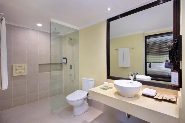 Executive, Twin Beds, Sofa, Mercure Resort Sanur 3/4