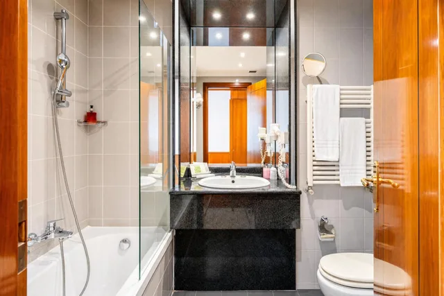 غرفة سوبيريور ثلاثية بسرير كوين وسرير فردي، Shg Hotel Catullo 3/4
