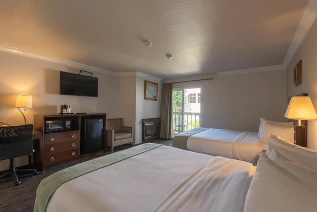 Room, 2 Queen Beds, Cannery Row Inn 1/6