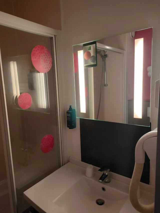 جناح بسرير مزدوج وسريرين منفصلين، Ibis Styles Bethune Bruay Hotel 15/15