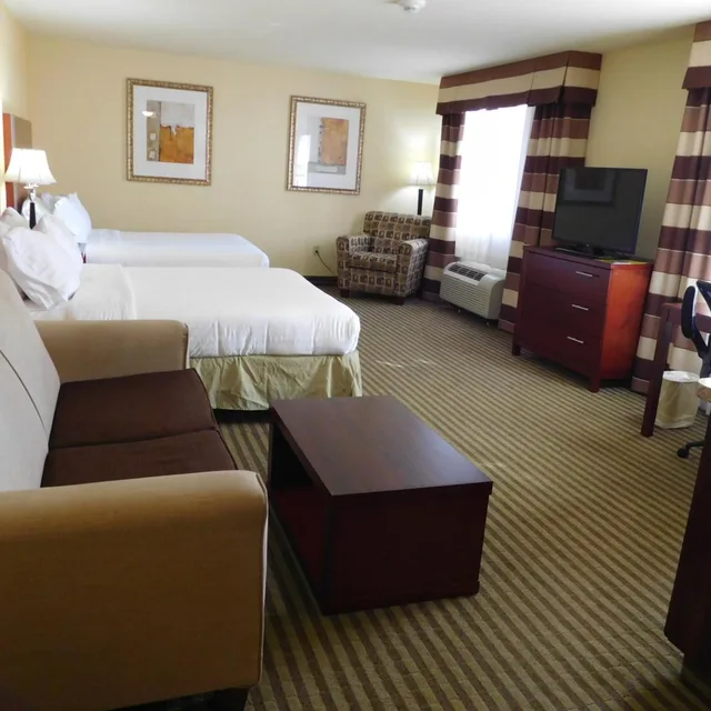 Suite, Accessible, Holiday Inn Express Hotel And Suites Ponca City 3/5