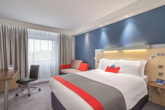 Standard, Double Bed, Sofa, Holiday Inn Express Kettering 3/7