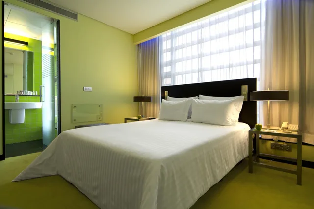 Room, Twin Beds, Sana Capitol Hotel 2/10