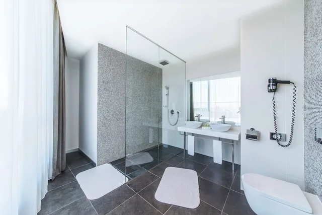 Superior, Double Bed, Nh Bratislava Gate One 5/6