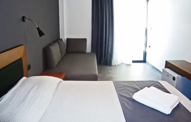 غرفة سوبيريور بسريرين منفصلين، Amphitryon City Hotel 1/9