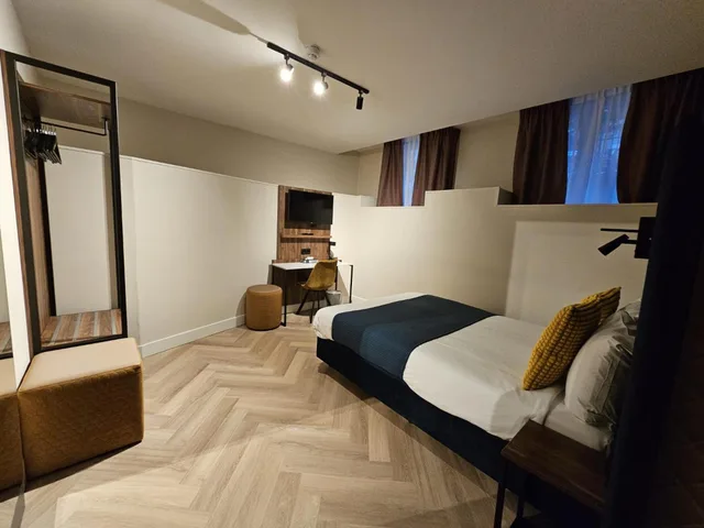 غرفة بسرير مزدوج وسرير فردي، Hotel Washington 2/4