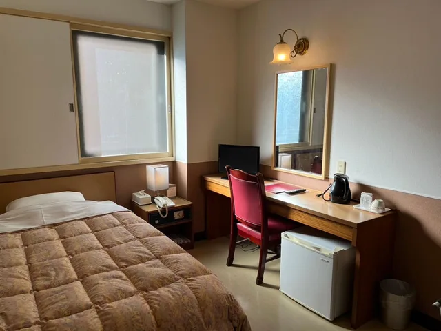 غرفة صغيرة بسرير مزدوج، Oka Hotel 2/2