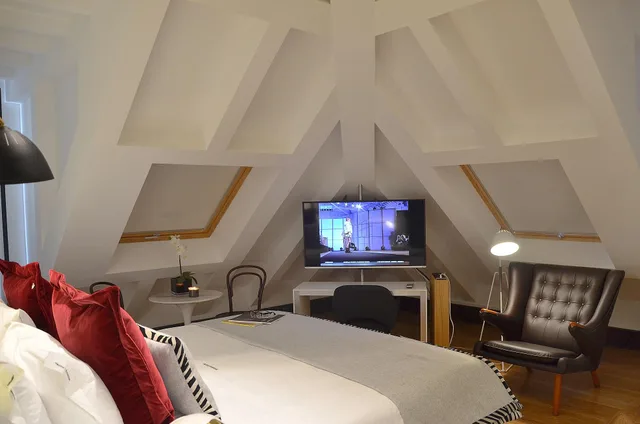 Room, Attic، Browns Central Hotel 4/10