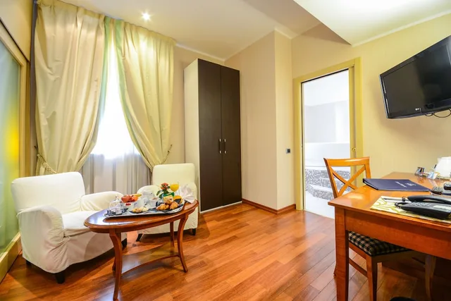 جناح جونيور بسرير كينج، Hotel Master 6/10