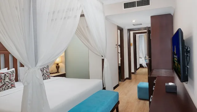 Private, 5 Bedrooms, Villa, 3 King Beds, Queen Bed, Hot Tub، Grand Sunshine Resort and Convention 6/10