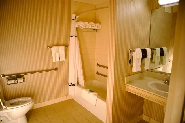 غرفة بسرير كينج بحوض جاكوزي، Hotel Mead 4/10