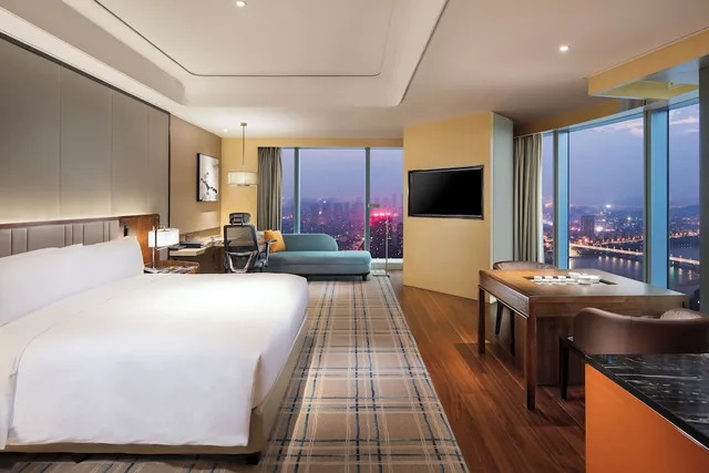 Deluxe, Executive, King Bed, River View, Hilton Fuzhou 3/10