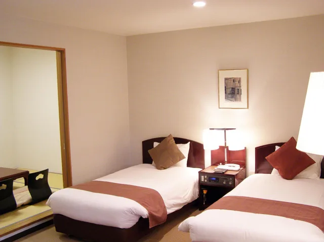 Japanese Western, Twin Beds, HOTEL MARROAD KARUIZAWA 2/2