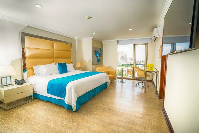 غرفة ديلوكس بسرير كينج وسرير فردي وثلاثة أسرّة، Windsor Barranquilla Hotel 1/8