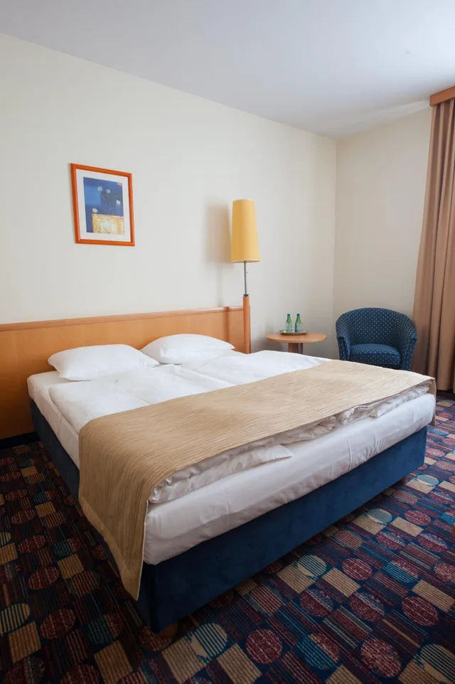 غرفة بسرير كوين، HOTEL PARTNER 1/4