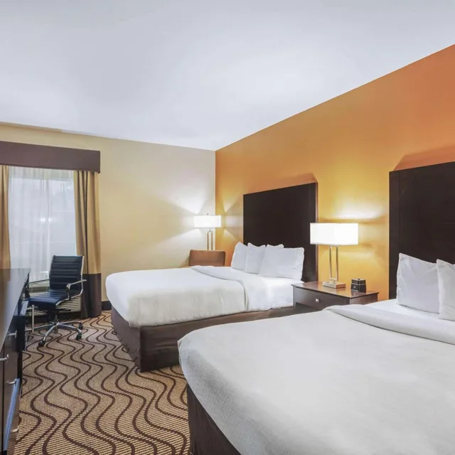 غرفة ديلوكس بسريرين مزدوجين، La Quinta Inn Suites Beeville 2/2