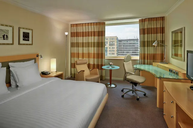 غرفة قياسية بسرير كوين، Hilton Duesseldorf 7/10