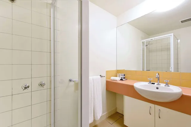 شقة عائلية بسرير كوين وسريرين منفصلين بغرفتي نوم، Metro Advance Apartments & Hotel Darwin 3/3