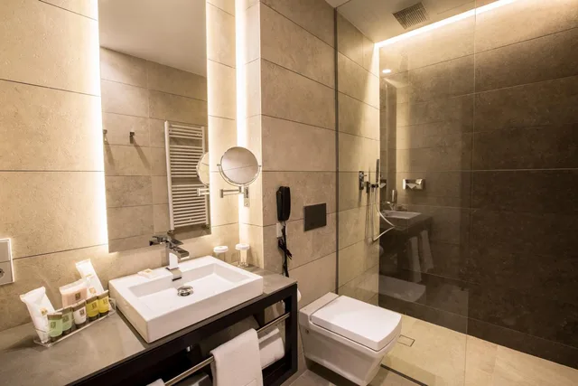 غرفة متصلة بسرير مزدوج وسريرين منفصلين، Vincci Mercat Hotel 5/5