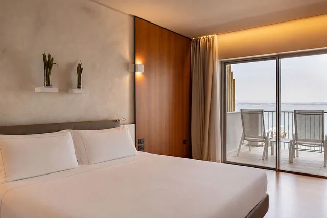 جناح جونيور بسرير كوين بإطلالة على البحيرة، Hotel Ocelle Thermae & Spa 3/10