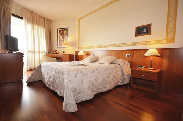 غرفة بشرفة مفردة بسرير كوين، Savoy Beach Hotel & Thermal Spa 3/5