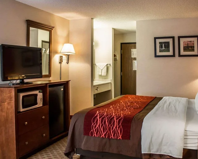 غرفة قياسية بسرير كينج، Quality Inn East Liverpool - Calcutta 7/10