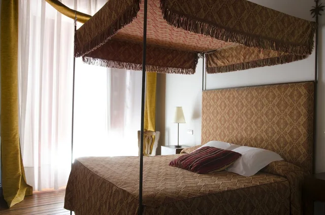 Room, Triple, 1 Queen and 1 Single Bed, PALACIO REJADORADA 3/5