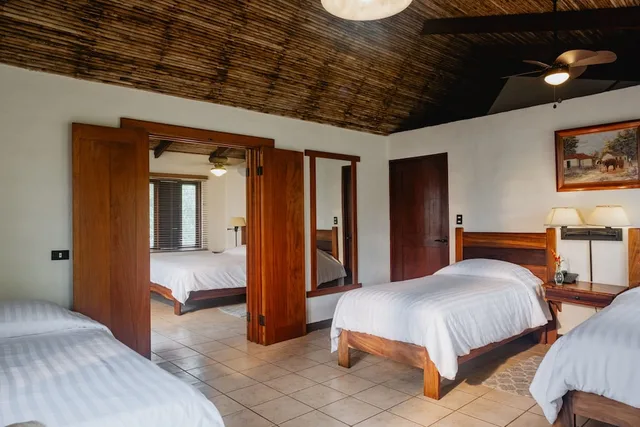 Family Suite, Queen and Twin Beds, Villa Blanca Cloud Forest Resort and Nature Reserve 2/3