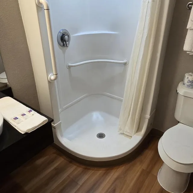 غرفة ديلوكس بسرير كوين للمدخنين، Motel6 Slidell, LA - New Orleans 9/9