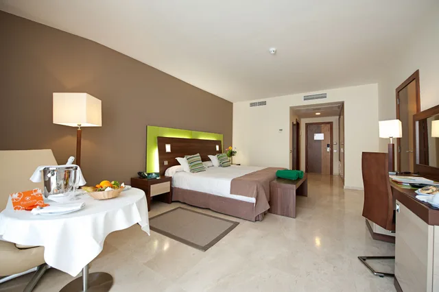 غرفة بإطلالة على البحر مفردة بسريرين منفصلين، Hotel LIVVO Valle Taurito 1/4