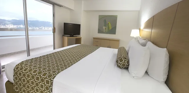 جناح جونيور بسرير كينج بشرفة بإطلالة جزئية على البحر، HS Hotsson Smart Acapulco 5/10