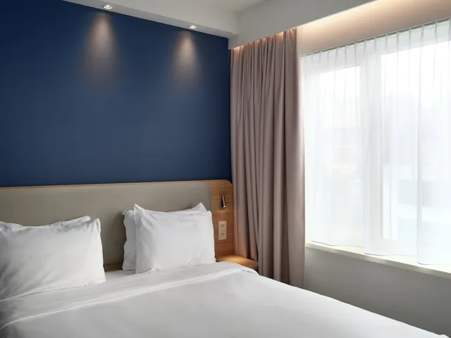 غرفة قياسية بسرير كينج، Holiday Inn Express Hasselt 2/10