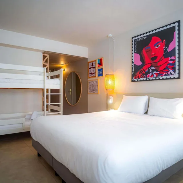 غرفة عائلية بسرير بطابقين بإطلالة على المدينة، Mercure St Raphael Centre Plage 2/8