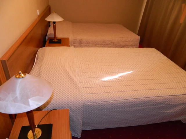 غرفة قياسية ثلاثية، HOTEL M 1/1